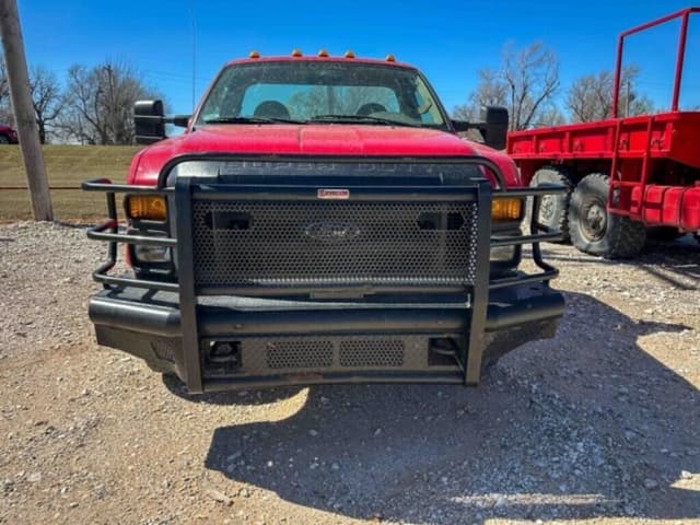 Image of Ford F-350 equipment image 4