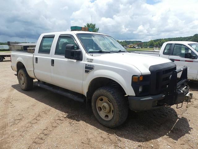 Image of Ford F-350 equipment image 1