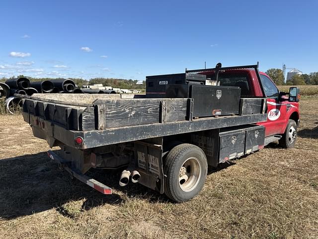 Image of Ford F-350 equipment image 4