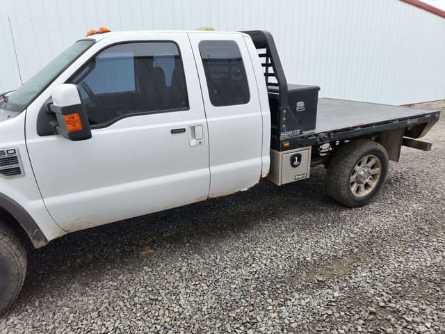 Image of Ford F-350 equipment image 1