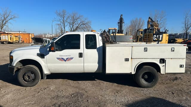 Image of Ford F-350 equipment image 1