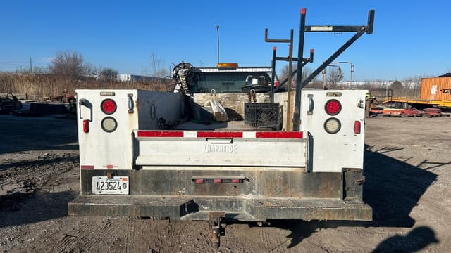 Image of Ford F-350 equipment image 3