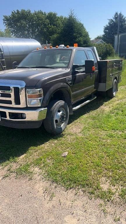 Image of Ford F-350 Primary image