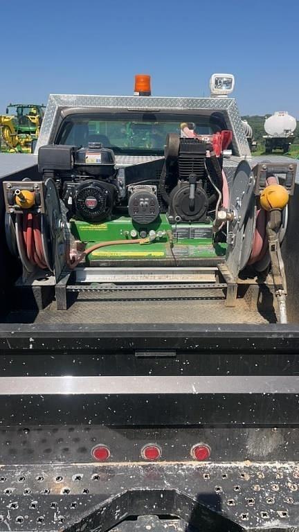 Image of Ford F-350 equipment image 3