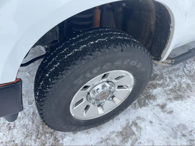 Image of Ford F-350 equipment image 1