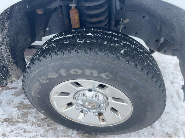 Image of Ford F-350 equipment image 4