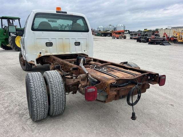 Image of Ford F-350 equipment image 4