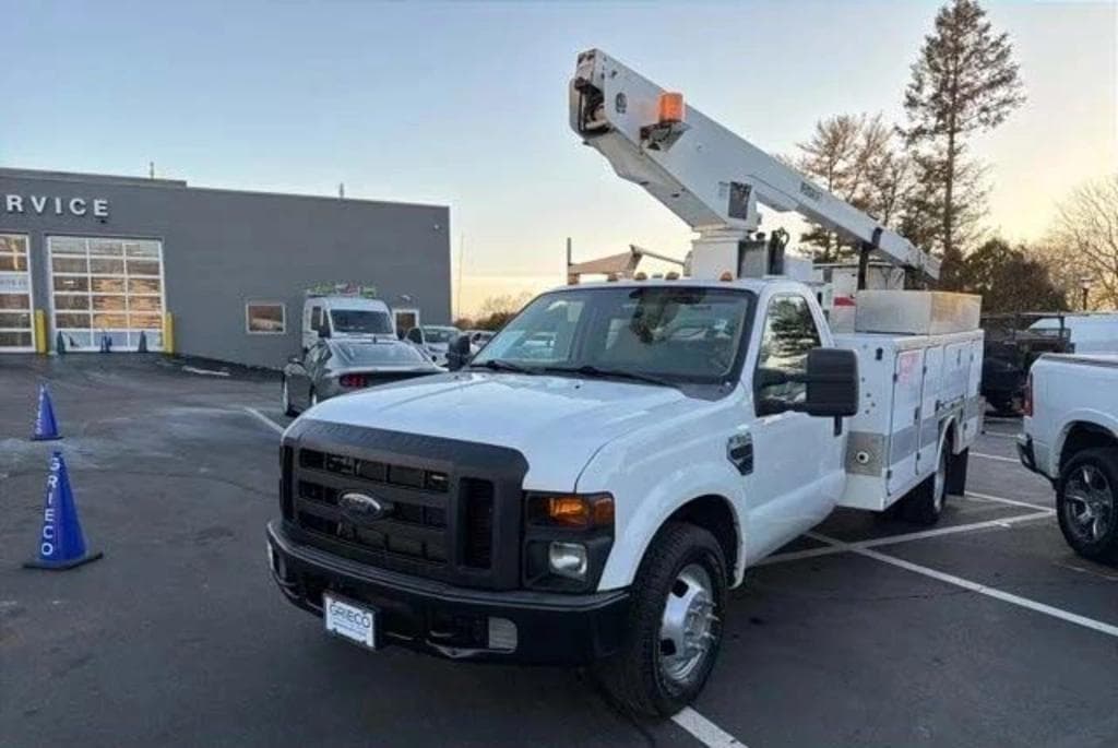 Image of Ford F-350 Primary image