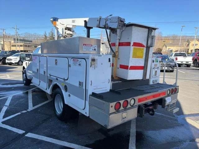Image of Ford F-350 equipment image 3