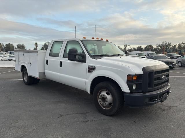Image of Ford F-350 equipment image 1