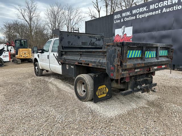 Image of Ford F-350 equipment image 1