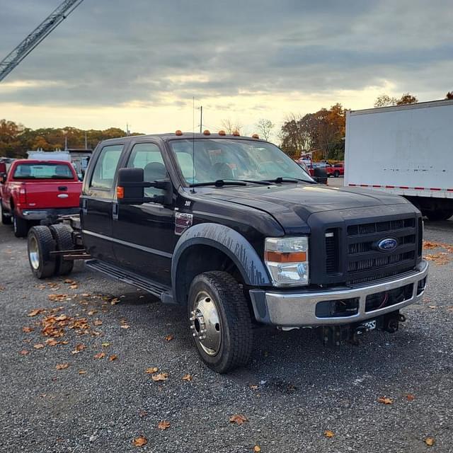 Image of Ford F-350 equipment image 3