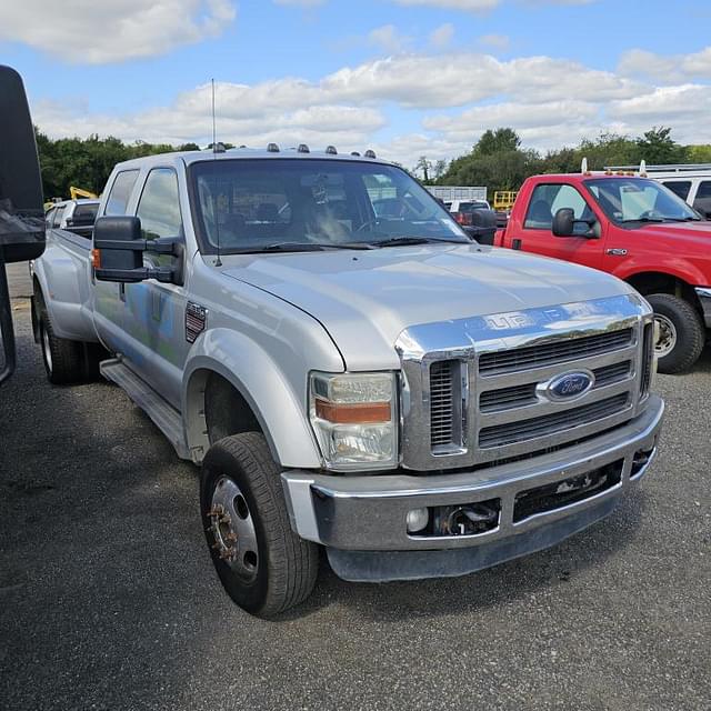 Image of Ford F-350 equipment image 2