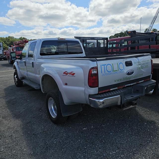 Image of Ford F-350 equipment image 4