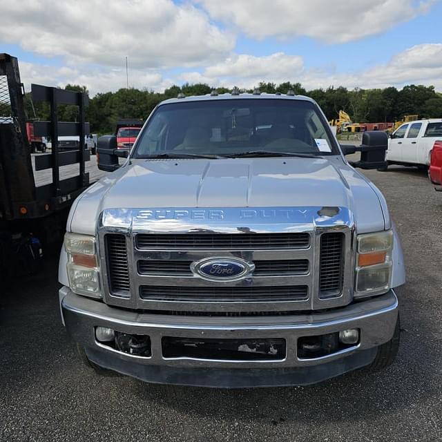 Image of Ford F-350 equipment image 1