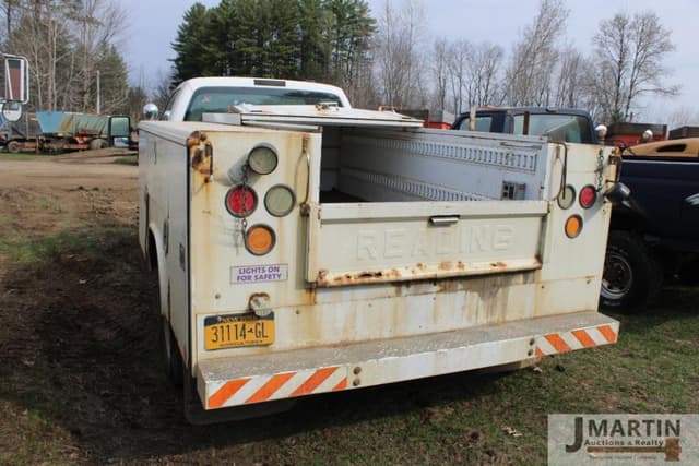 Image of Ford F-350 equipment image 3