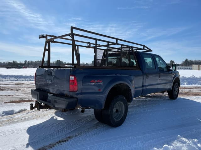 Image of Ford F-350 equipment image 4
