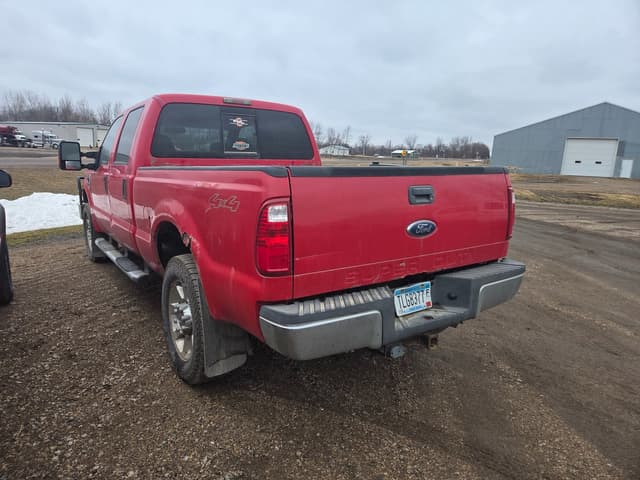 Image of Ford F-350 equipment image 3