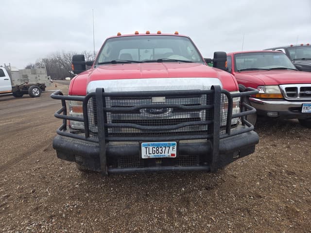 Image of Ford F-350 equipment image 1