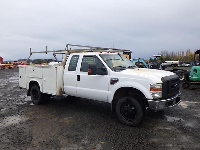 Image of Ford F-350 equipment image 1