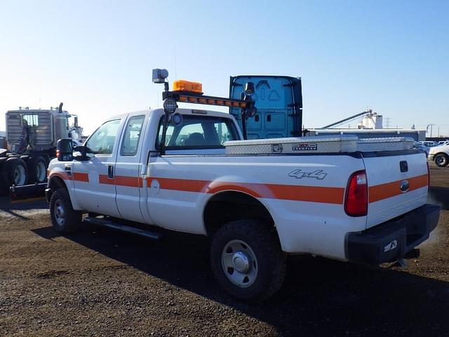 Image of Ford F-350 equipment image 3