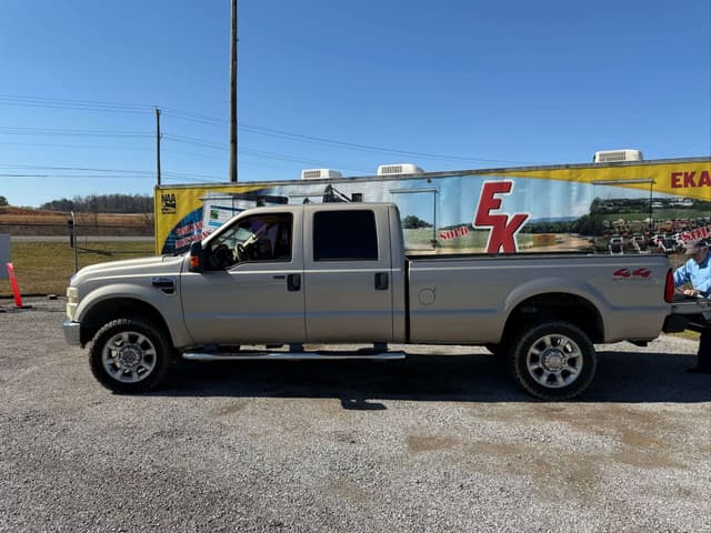 Image of Ford F-350 equipment image 1