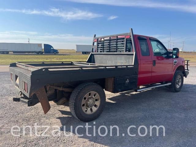 Image of Ford F-350 equipment image 4