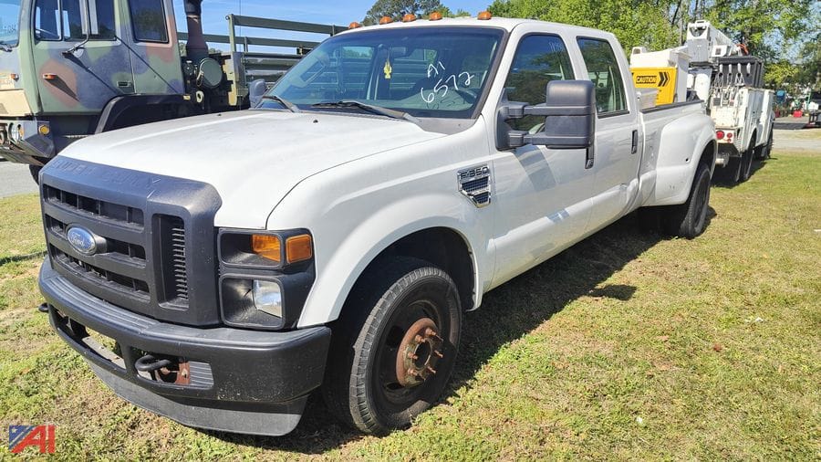 2008 Ford F-350 Equipment Image0