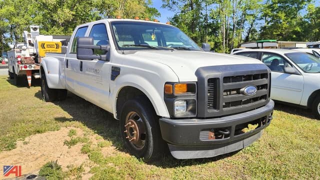 Image of Ford F-350 equipment image 3