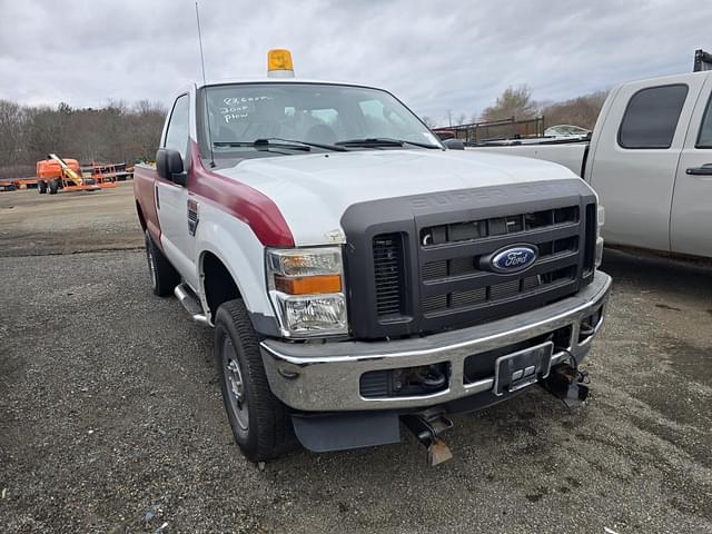 Image of Ford F-350 equipment image 2