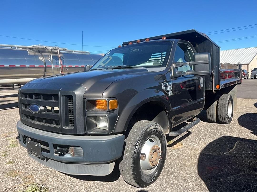 Image of Ford F-350 Primary image