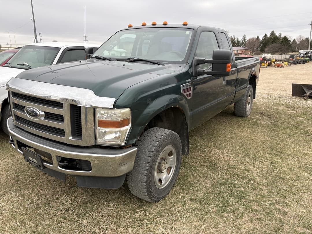 Image of Ford F-350 Primary image