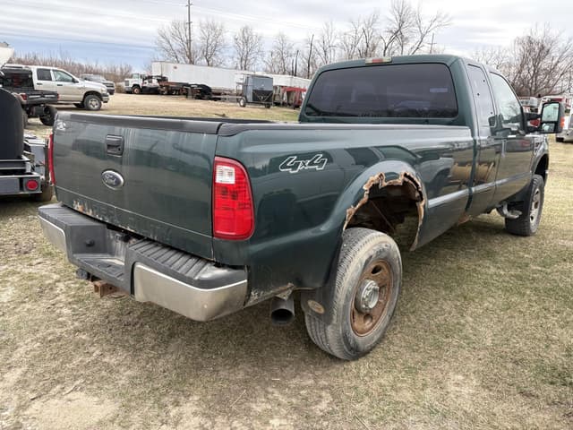 Image of Ford F-350 equipment image 3