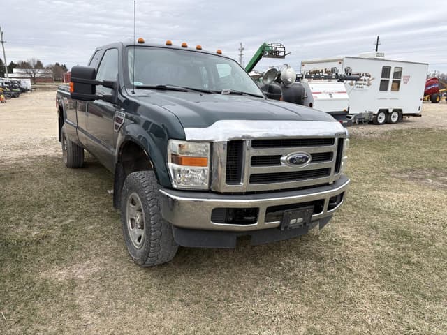 Image of Ford F-350 equipment image 1