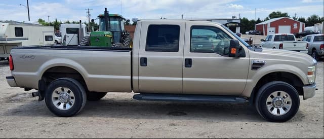 Image of Ford F-350 equipment image 3