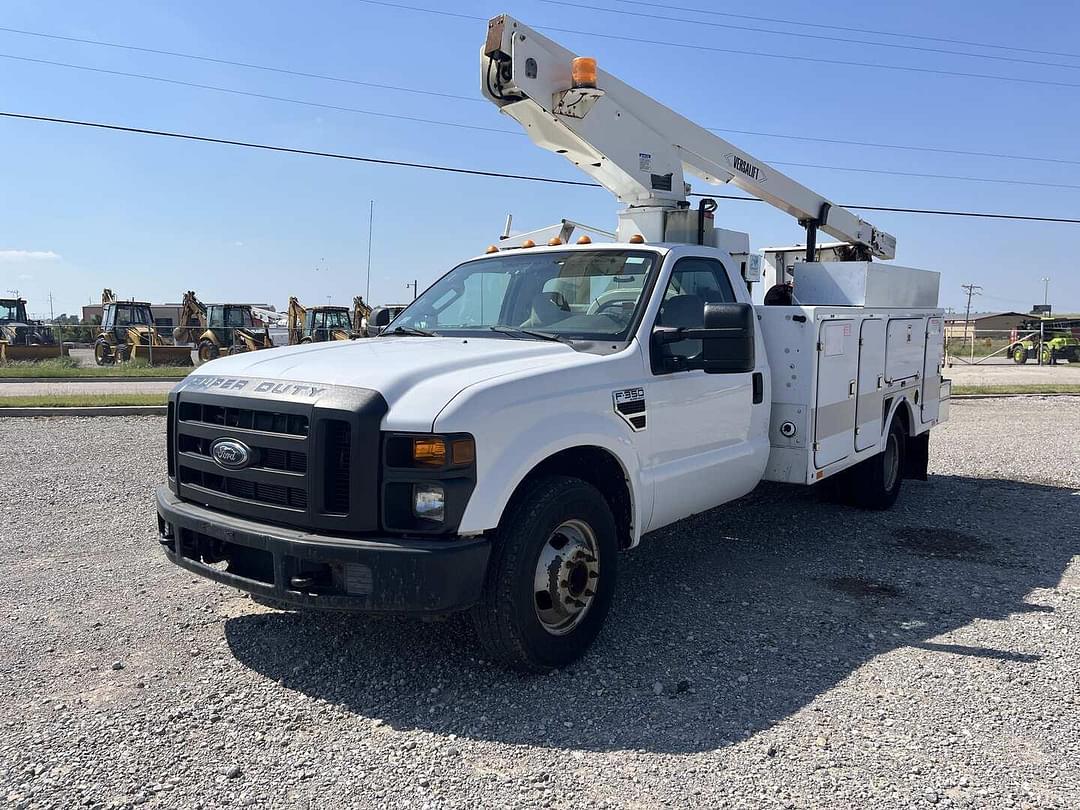 Image of Ford F-350 Primary image