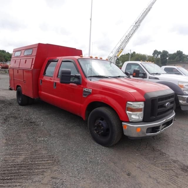 Image of Ford F-350 equipment image 2