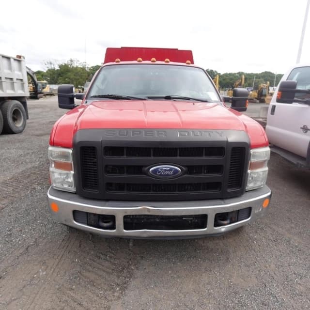 Image of Ford F-350 equipment image 1