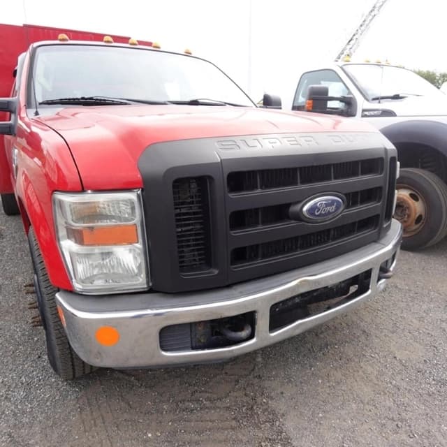 Image of Ford F-350 equipment image 3