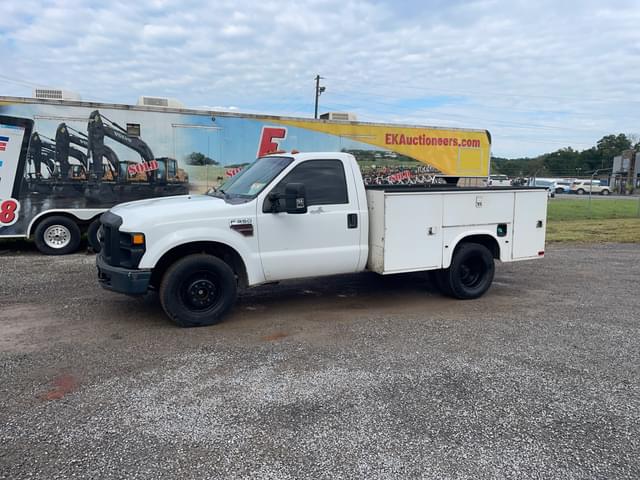 Image of Ford F-350 equipment image 2