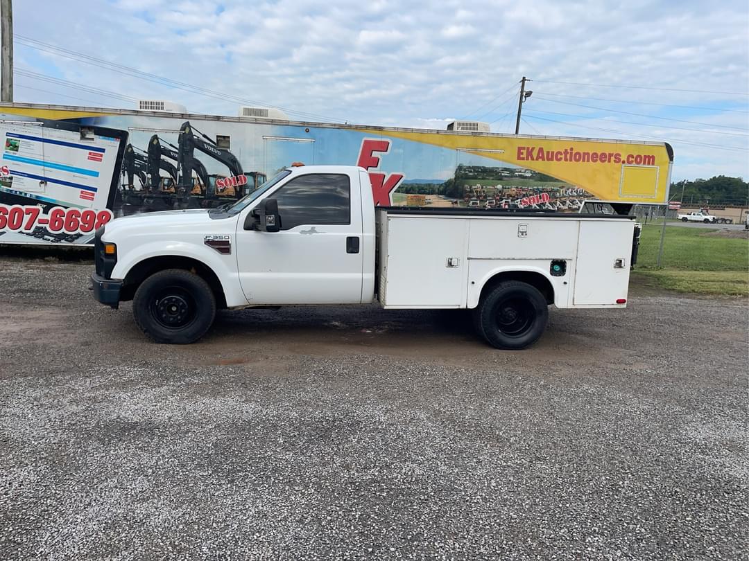 Image of Ford F-350 Primary image