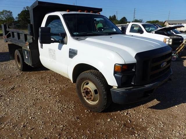 Image of Ford F-350 equipment image 1