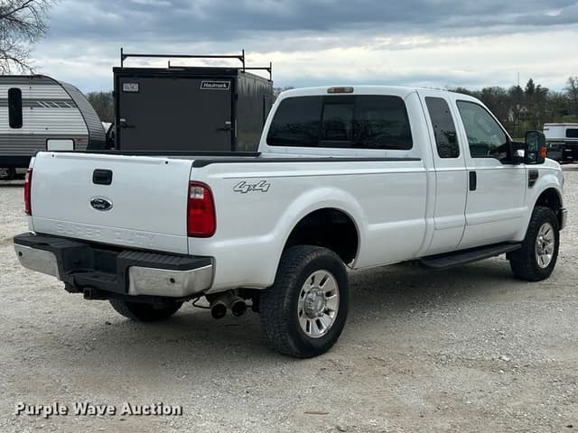 Image of Ford F-350 equipment image 4
