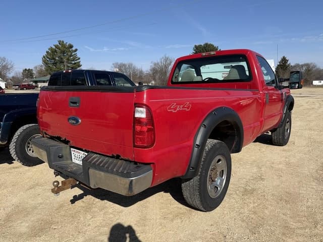 Image of Ford F-350 equipment image 3