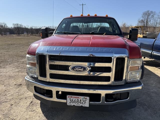 Image of Ford F-350 equipment image 1