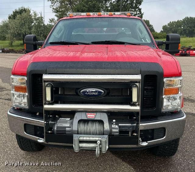 Image of Ford F-350 equipment image 1