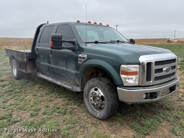 Image of Ford F-350 equipment image 2
