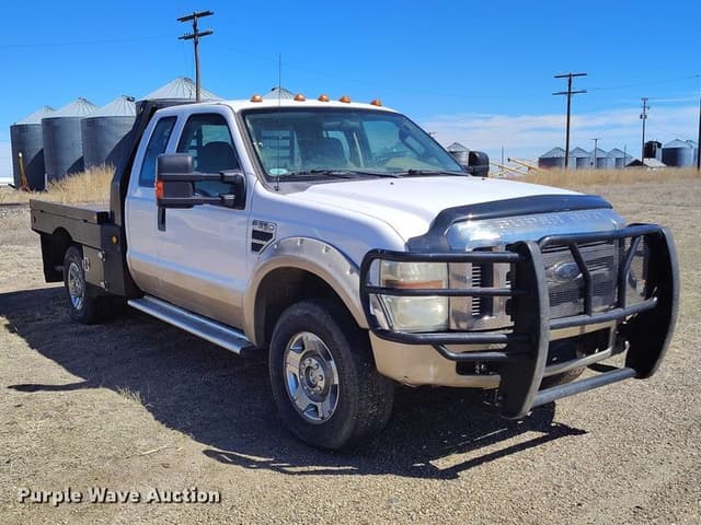 Image of Ford F-350 equipment image 2