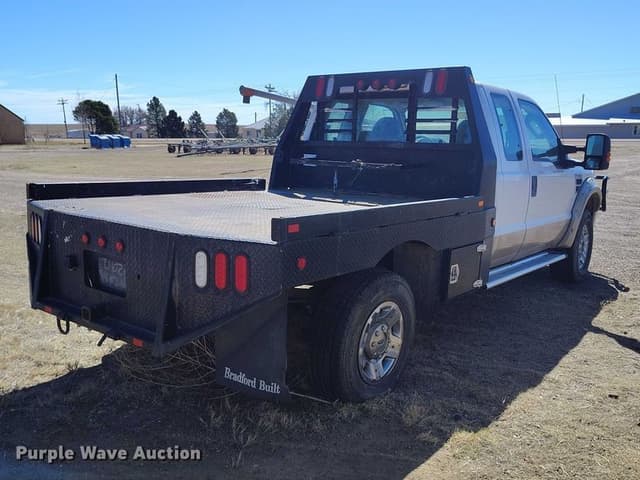 Image of Ford F-350 equipment image 4