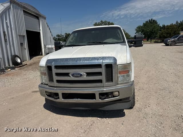 Image of Ford F-350 equipment image 1